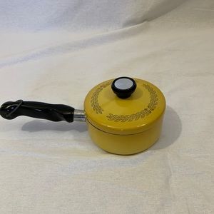 Wearever Vintage 1Qt Pot Yellow With Lid Aluminum